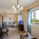 Ferienhaus Panoramic Poolside Getaway *