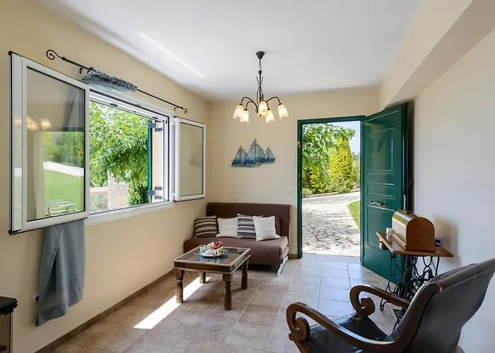 Panoramic Poolside Getaway Σπίτι διακοπών *