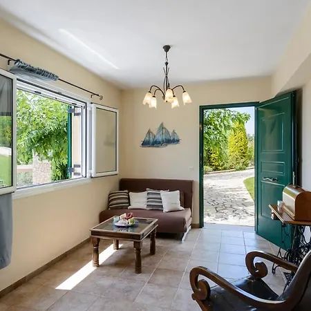 Panoramic Poolside Getaway Prázdninový dům *