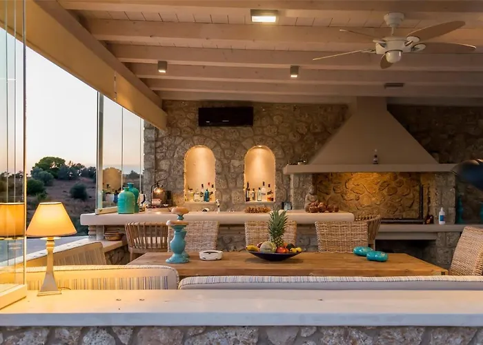 Panoramic Poolside Getaway Semesterbostad *