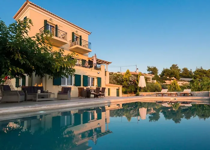 Panoramic Poolside Getaway