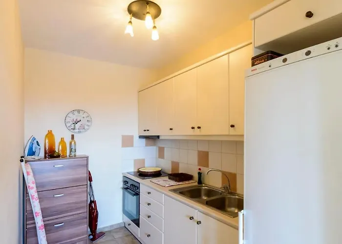 بيت للعطل Panoramic Poolside Getaway